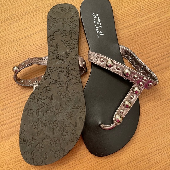 Assorted colors In these cute sandals! - Picture 3 of 3